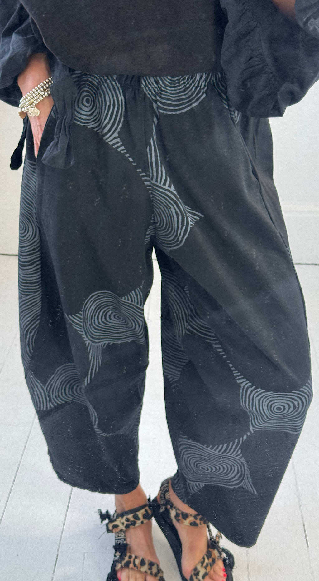Retro swirl cocoon pants black . PRE ORDER estimated due date 24th April