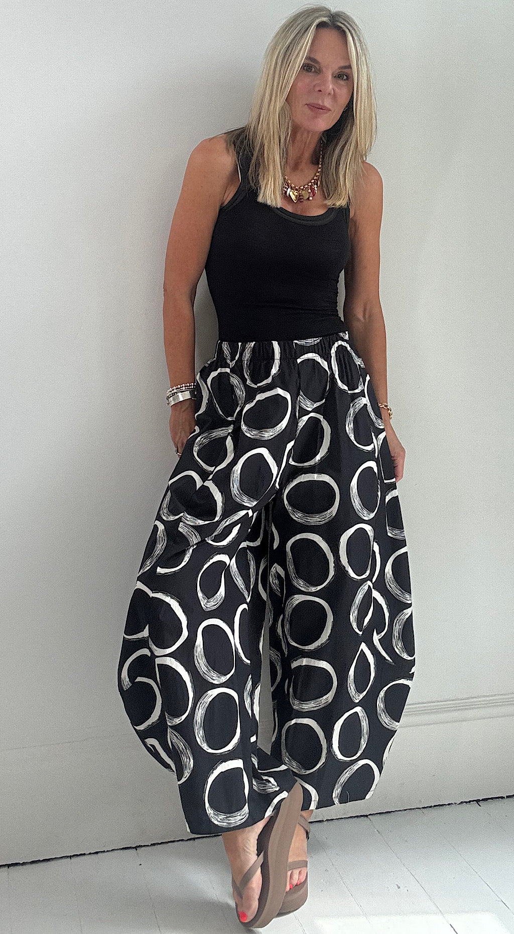 Cotton circle cocoon pants black