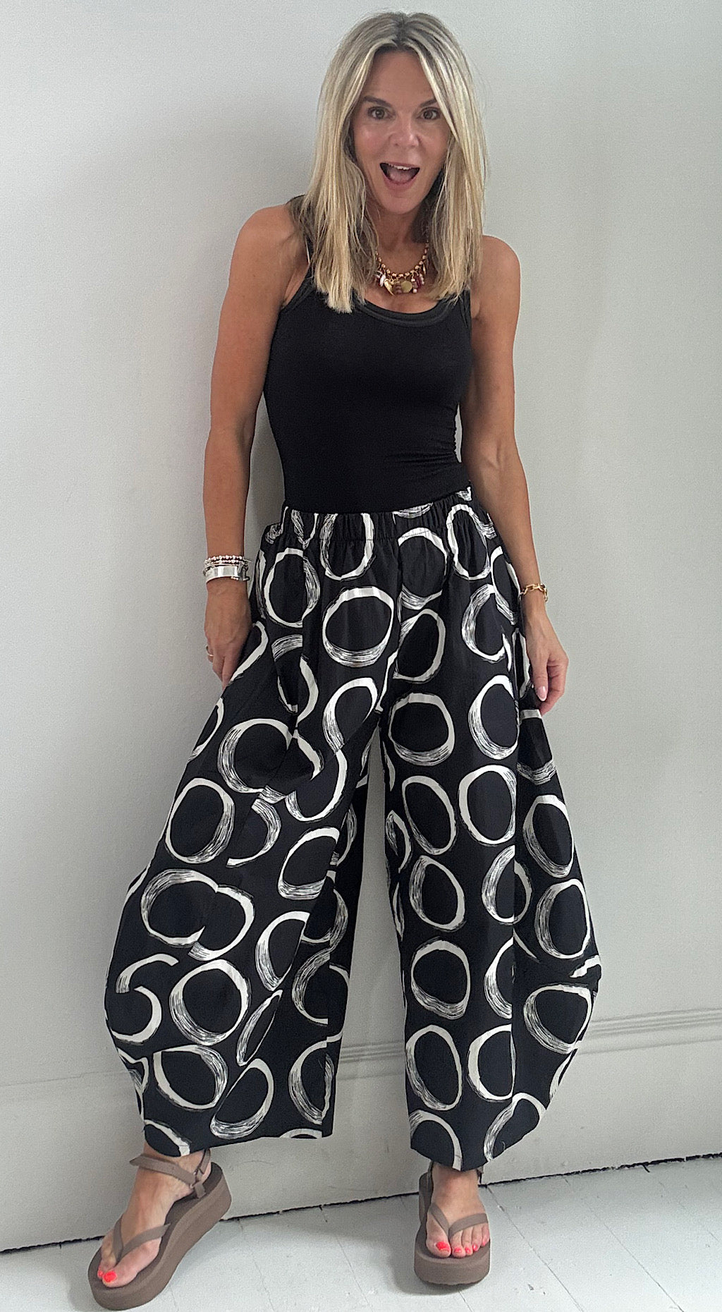 Cotton circle cocoon pants black