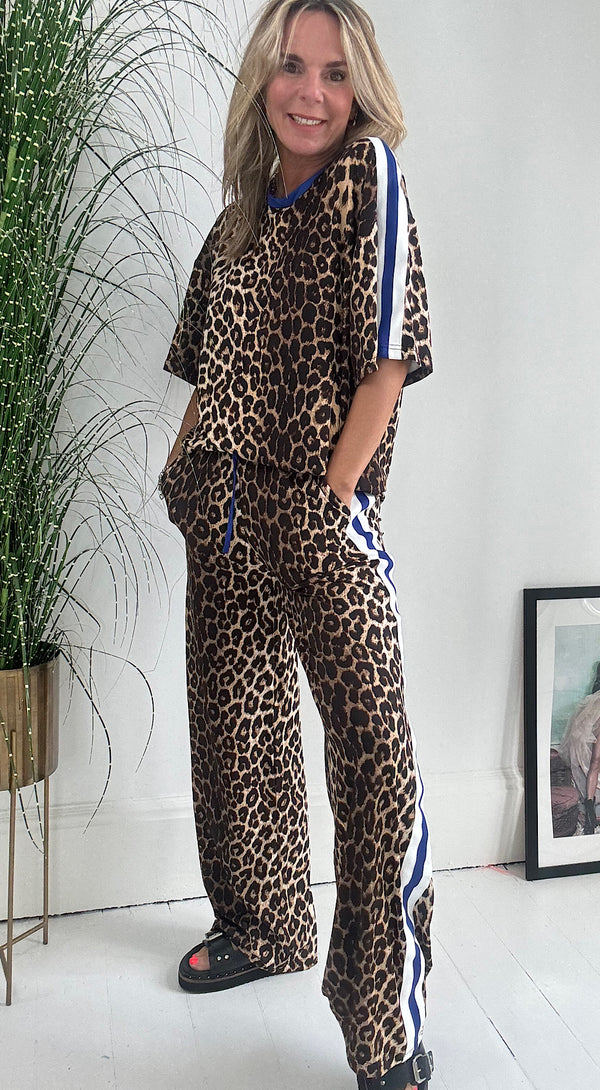 Retro leopard suit