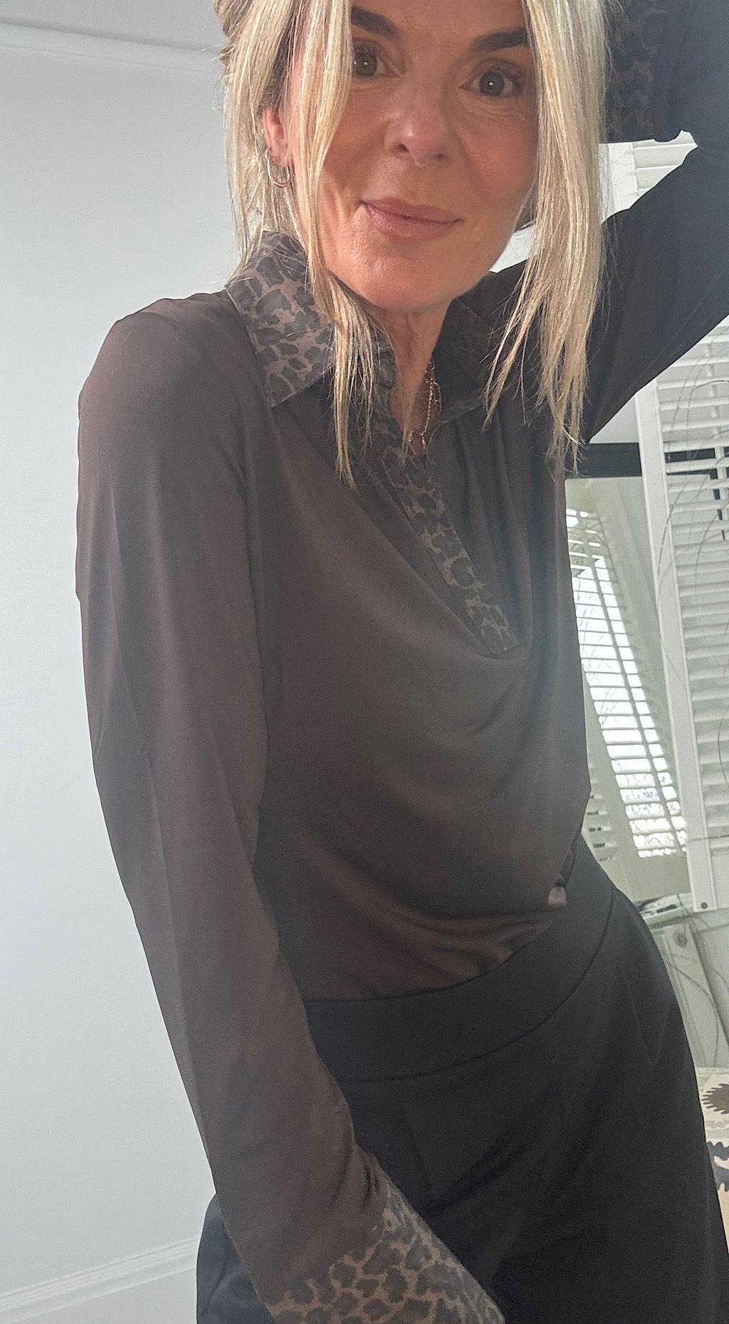 Layering shirt leopard collar brown