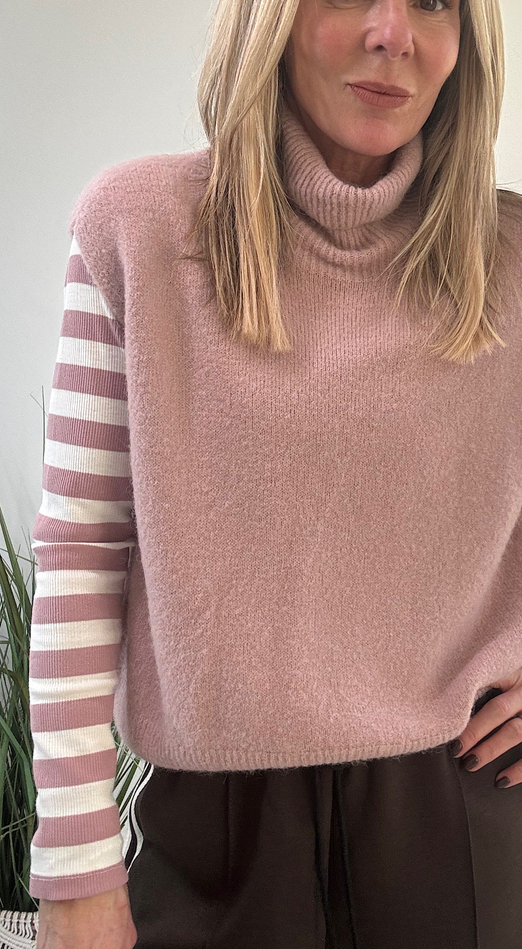 Roll neck tank blush