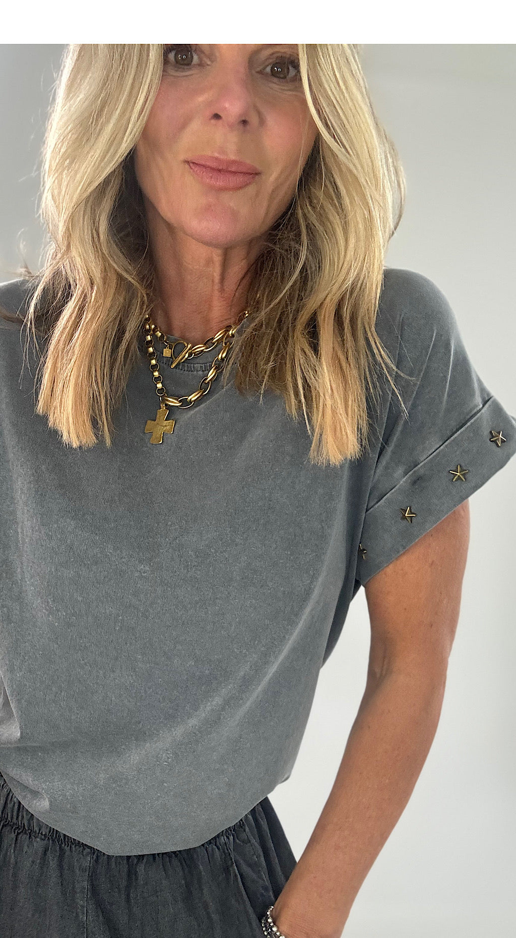 Star Studded Tee - washed charcoal