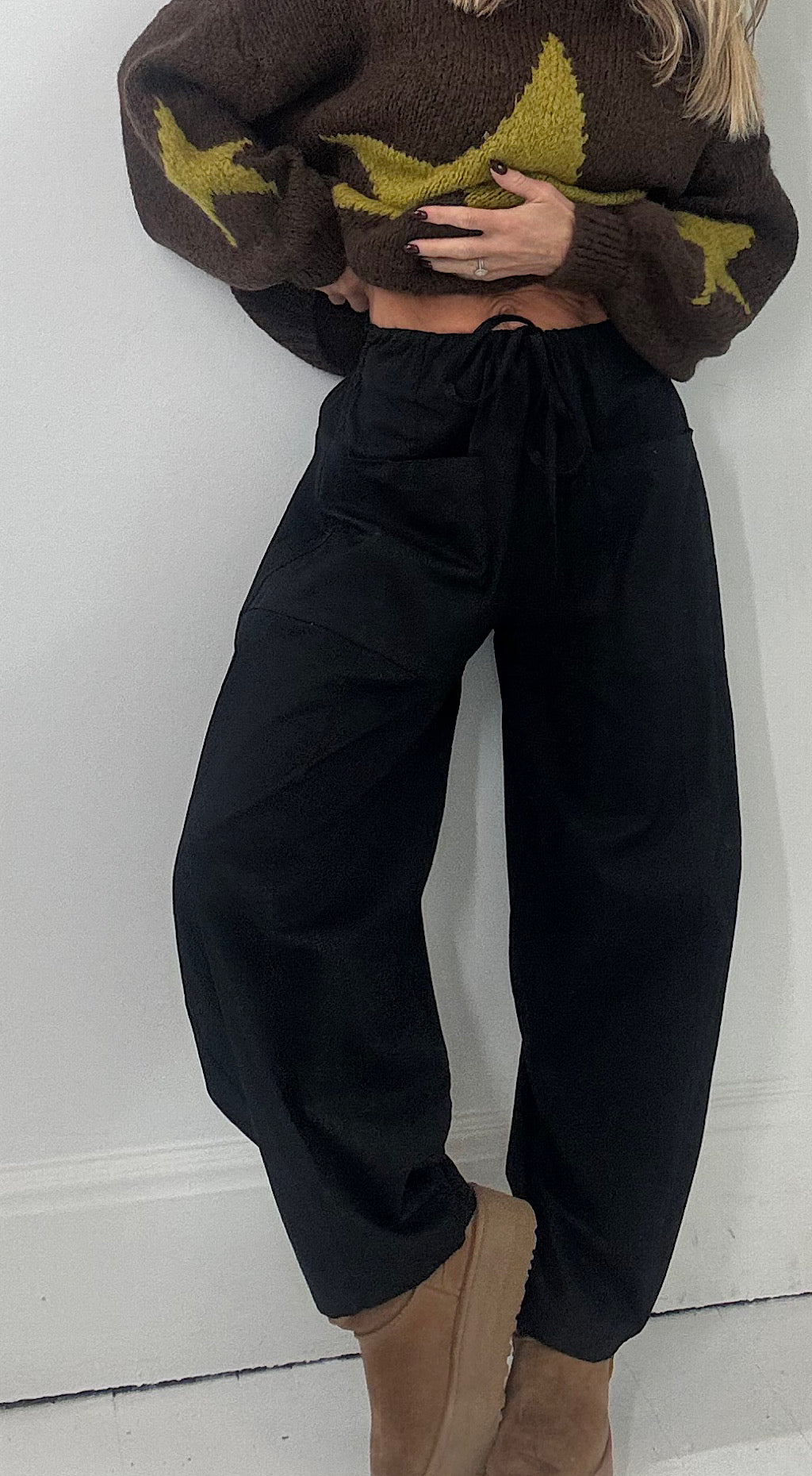 Cord Barrel Leg Trousers - black