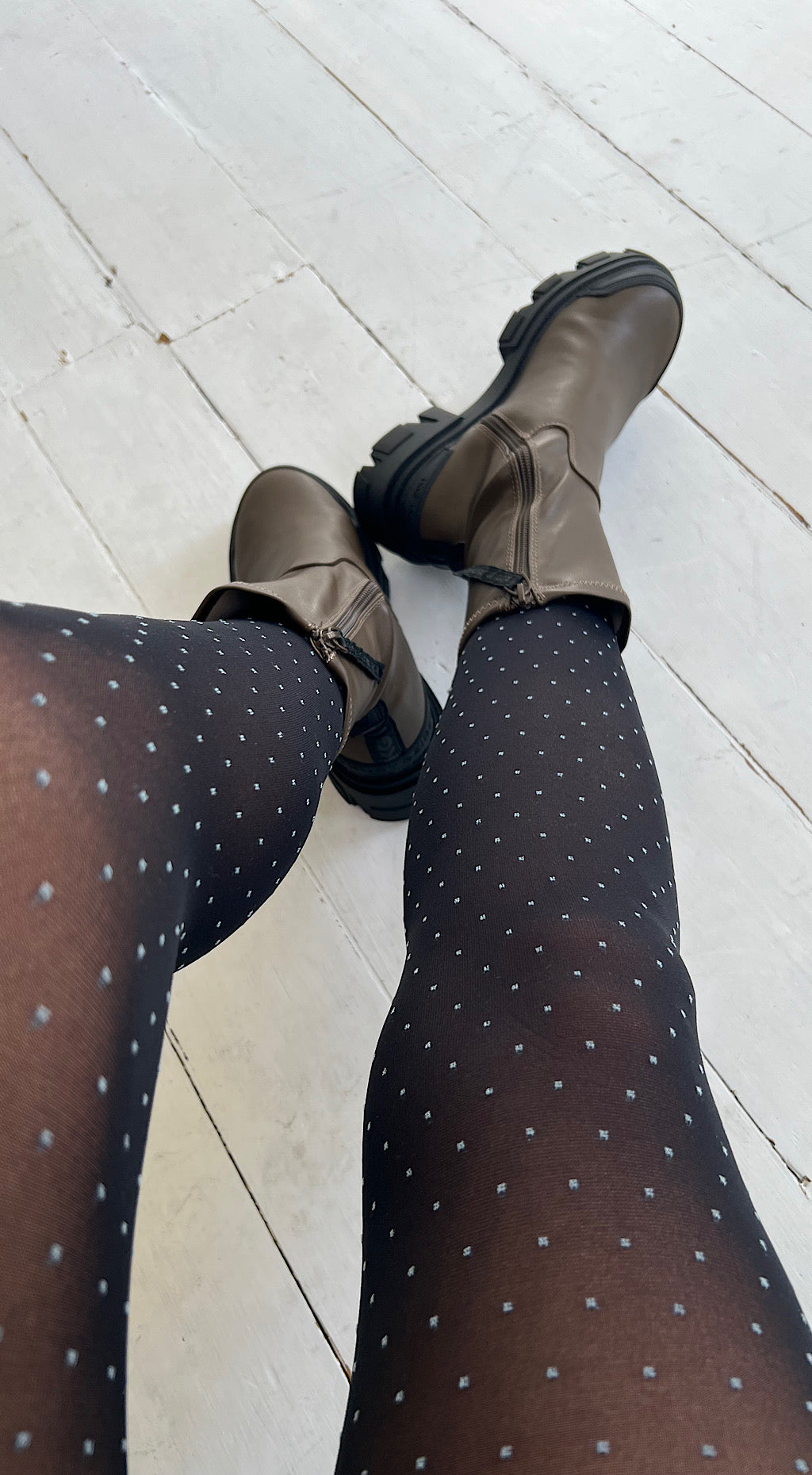 Tights - spotty pattern